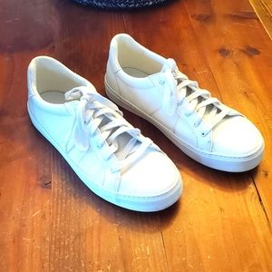 Old Navy white laced sneakers size 8